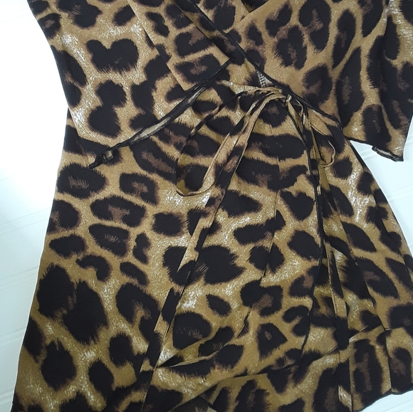 Dress - Picture 8 of 8